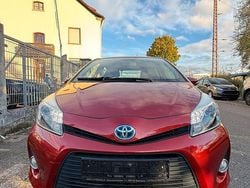 Rot Gebraucht 2013 Toyota Yaris Hybrid Limousine | 8.290 € (Guter Preis)