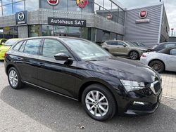 Schwarz Gebraucht 2023 Skoda Scala Ambition Kleinwagen | 17.485 €