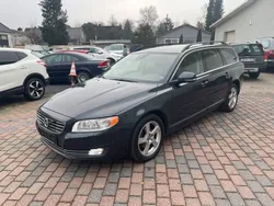 Grau Gebraucht 2014 Volvo V70 Momentum Kombi | 11.980 € (Fairer Preis)