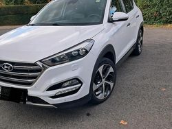 Weiß Gebraucht 2015 Hyundai Tucson Premium SUV | 16.498 € (Fairer Preis)