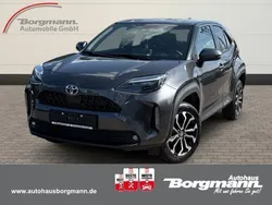 Grau Gebraucht 2024 Toyota Yaris Cross Team SUV | 28.690 € (Fairer Preis)