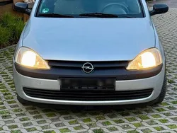 Silber Gebraucht 2002 Opel Corsa Kleinwagen | 1.500 € (Etwas zu teuer)