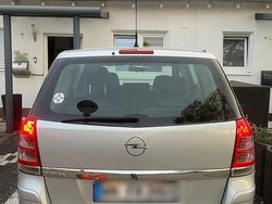 Silber Gebraucht 2010 Opel Zafira Family Van / Kleinbus | 2.500 € (Fairer Preis)