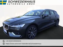Grau Gebraucht 2021 Volvo V60 Inscription Kombi | 30.900 € (Teuer)