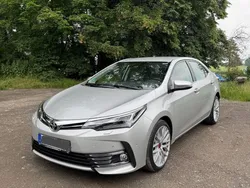 Silber Gebraucht 2017 Toyota Corolla Multidrive S Limousine | 10.000 € (Superpreis)