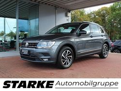 Grau (indiumgrau metallic) Gebraucht 2018 VW Tiguan Join SUV | 18.480 € (Etwas zu teuer)