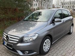 Schwarz Gebraucht 2013 Mercedes 180 Limousine | 14.399 € (Guter Preis)