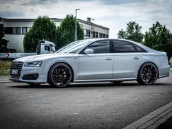Audi S8 plus