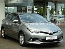 Grau Gebraucht 2019 Toyota Auris Team Limousine | 15.490 € (Teuer)