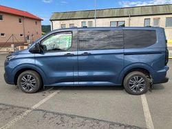 Blau Gebraucht 2024 Ford Transit Custom Van / Kleinbus | 45.700 € (Fairer Preis)