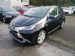 Schwarz Gebraucht 2015 Toyota Aygo X-clusiv Kleinwagen | 6.990 € (Fairer Preis)