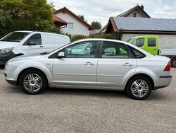 Silber Gebraucht 2007 Ford Focus Ghia Limousine | 777 € (Fairer Preis)