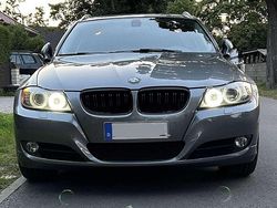 Grau Gebraucht 2011 BMW 320 Exclusive Kombi | 11.000 €
