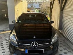 Schwarz Gebraucht 2015 Mercedes A180 Urban Kleinwagen | 13.490 € (Fairer Preis)