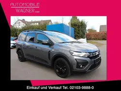 Grau Gebraucht 2023 Dacia Jogger Extreme Limousine | 24.790 € (Fairer Preis)