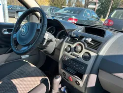 Grau Gebraucht 2002 Renault Mégane II Kleinwagen | 1.100 €