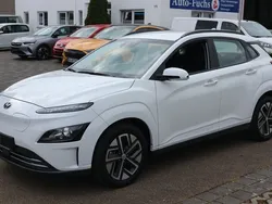 Weiß Gebraucht 2022 Hyundai Kona Select SUV | 21.000 € (Superpreis)