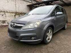 Grau Gebraucht 2006 Opel Zafira Van / Kleinbus | 1.500 € (Guter Preis)