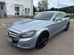 Silber Gebraucht 2014 Mercedes CLS350 Shooting Brake Kombi | 13.990 €