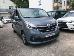 Städtisches grau Gebraucht 2019 Renault Trafic Van | 26.490 € (Fairer Preis)