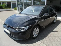 Deep black perleffekt (metallic) Gebraucht 2021 VW Golf VIII Life Limousine | 18.490 € (Fairer Preis)