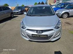 Silber Gebraucht 2014 Hyundai i30 Trend Limousine | 4.750 € (Guter Preis)