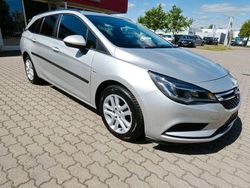 Silber Gebraucht 2018 Opel Astra Edition Kombi | 9.599 € (Fairer Preis)