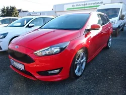 Rot Gebraucht 2018 Ford Focus ST-Line Limousine | 13.765 € (Fairer Preis)