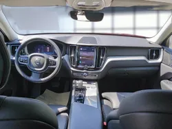 Rot Gebraucht 2024 Volvo XC60 Plus SUV | 42.589 € (Superpreis)
