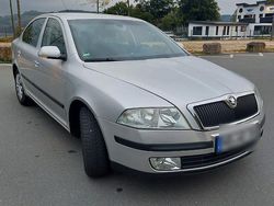 Grau Gebraucht 2006 Skoda Octavia Limousine | 2.300 € (Fairer Preis)