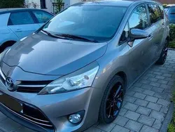 Braun Gebraucht 2013 Toyota Verso Van / Kleinbus | 5.350 € (Guter Preis)
