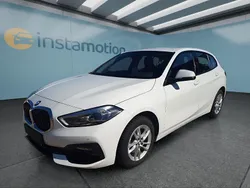 Weiß Gebraucht 2023 BMW 118 Sport Line Kleinwagen | 27.199 € (Fairer Preis)