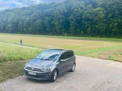 Grau Gebraucht 2017 VW Touran Highline Van / Kleinbus | 14.700 € (Guter Preis)