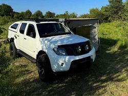 Weiß Gebraucht 2011 Nissan Navara Abholung | 14.500 € (Etwas zu teuer)