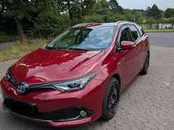 Rot Gebraucht 2018 Toyota Auris Touring Sports Kombi | 15.990 € (Fairer Preis)