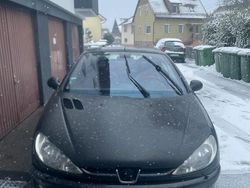 Schwarz Gebraucht 2002 Peugeot 206 CC Cabrio | 280 €