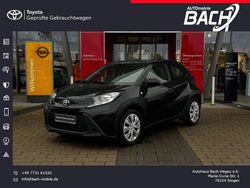 Schwarz Gebraucht 2022 Toyota Aygo X Play SUV | 14.490 € (Fairer Preis)