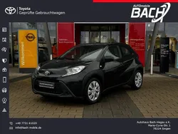 Schwarz Gebraucht 2022 Toyota Aygo X-play Kleinwagen | 14.990 € (Etwas zu teuer)