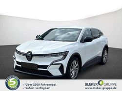 Weiß Gebraucht 2023 Renault Mégane Techno Limousine | 23.990 € (Guter Preis)