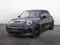 Schwarz Gebraucht 2023 Mini Cooper SE Classic Kleinwagen | 20.950 € (Guter Preis)