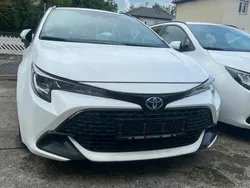 Weiß Gebraucht 2023 Toyota Corolla Kombi | 21.646 € (Fairer Preis)