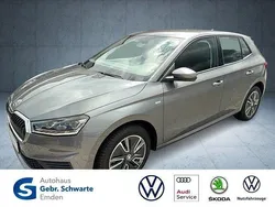 Grau Gebraucht 2022 Skoda Fabia Tour Limousine | 16.390 € (Fairer Preis)
