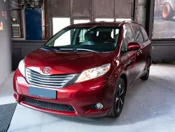 Rot Gebraucht 2011 Toyota Sienna Limited Van / Kleinbus | 21.999 €