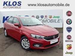 Rot metallic Gebraucht 2017 Fiat Tipo Lounge Limousine | 15.990 €