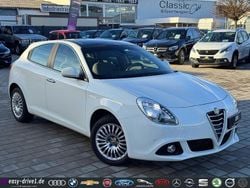 Bianco ghiaccio/pastello Gebraucht 2014 Alfa Romeo Giulietta Turismo Limousine | 9.790 € (Etwas zu teuer)