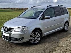Gebraucht 2010 VW Touran Highline Van / Kleinbus | 2.999 € (Superpreis)