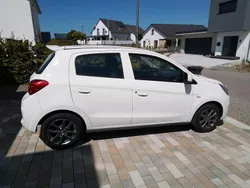 Weiß Gebraucht 2018 Mitsubishi Space Star Kleinwagen | 5.950 €