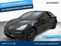 Solid black (metallic) Gebraucht 2022 Tesla Model 3 Limousine | 25.595 € (Fairer Preis)