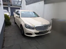 Beige Gebraucht 2015 Mercedes E200 Edition Limousine | 4.350 €