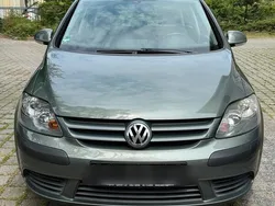 Grün Gebraucht 2006 VW Golf Plus Cross Van / Kleinbus | 5.299 € (Etwas zu teuer)